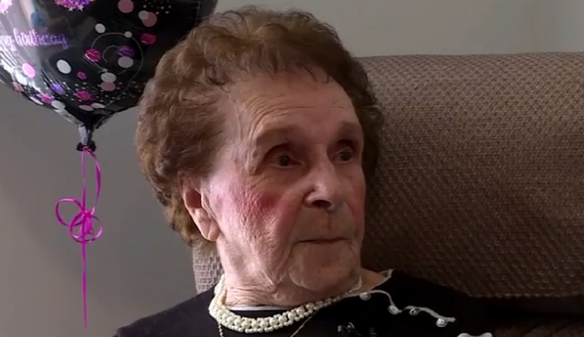 Une des dernires femme a avoir vcu  Val-Jalbert vient d'avoir 100 ans