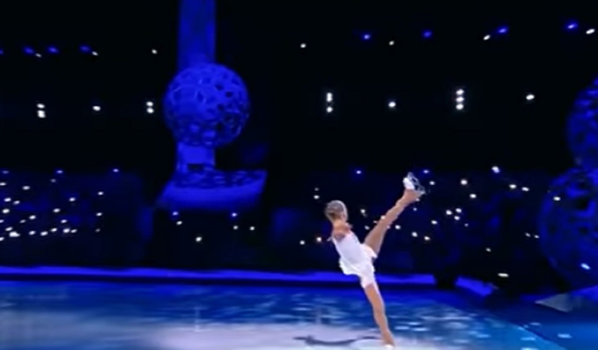 Une patineuse artistique de 10 ans attire l'attention du monde entier pendant ses prestations